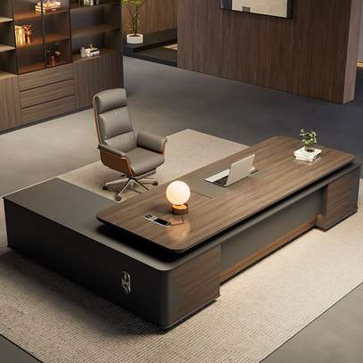 Office Desks: Executive Desk With Reversible Orientation image 1