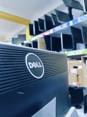 Dell U2412m 24" FHD Ultrasharp LED Monitor image 7