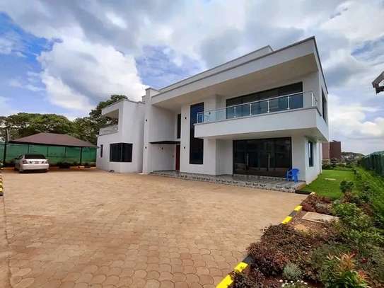 4 Bed House with En Suite in Tatu City image 2