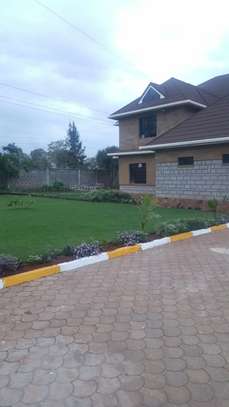 5 Bed House with En Suite in Garden Estate image 6