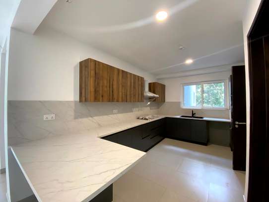 2 Bed Apartment with En Suite in General Mathenge image 6