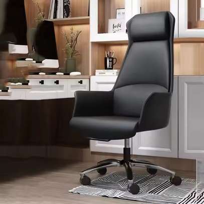 High-Back Leather Office Chair image 1