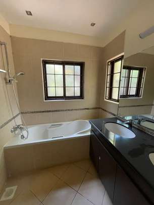 Remarkable 4 Bedrooms  Apartments  in  Parklands image 9