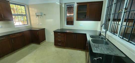 3 Bed Apartment with En Suite in Spring Valley image 9