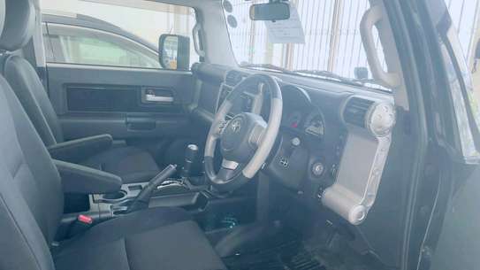 Toyota fj cruiser 2017model image 12