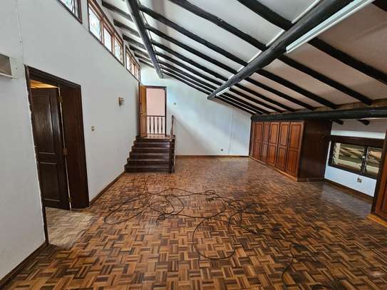 5 Bed House with En Suite in Spring Valley image 20