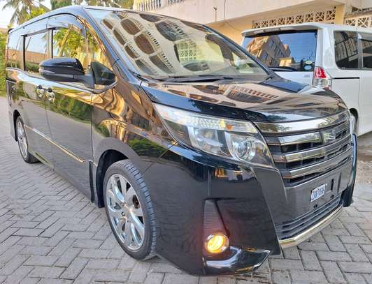 Toyota Noah WXB black 2017 image 1