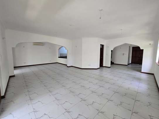 4 Bed Townhouse with En Suite in Nyali Area image 6