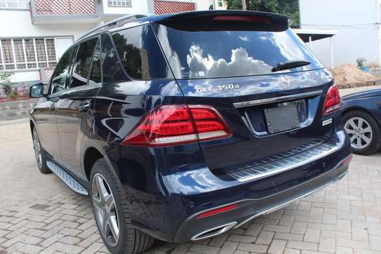 MERCEDES BENZ GLE 350D 2016 LEATHER SUNROOF 49,000 KMS image 3