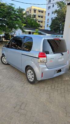 Toyota spade 2016 image 2