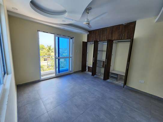 2 Bed Apartment with En Suite at Voyager Hotel image 34