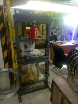 Hydraulic shop press image 1
