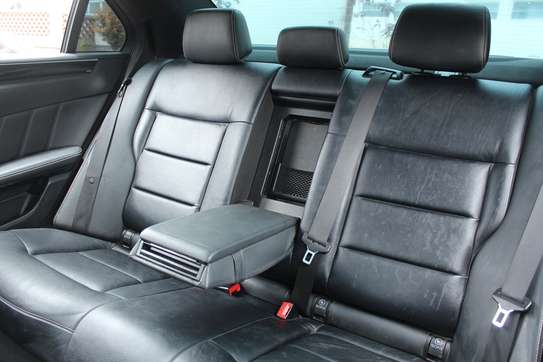 Mercedes E-Class Sedan White Alloy Wheels Tinted image 13