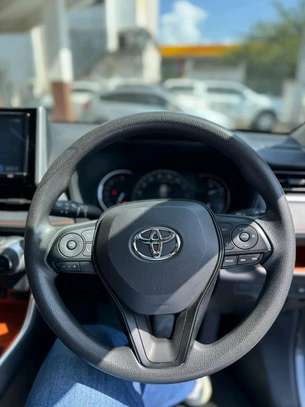 Toyota Rav4 Adventure sunroof image 11