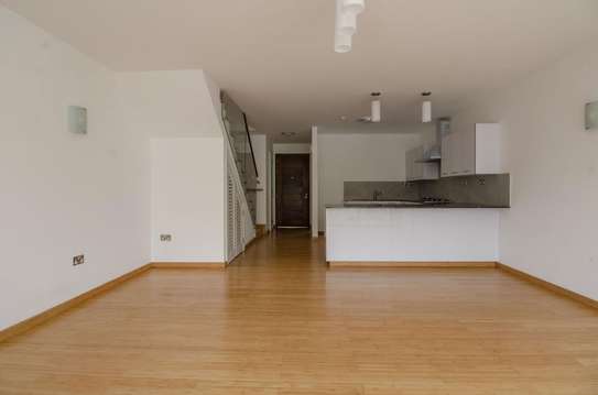 3 Bed Apartment with En Suite in Thika Road image 16