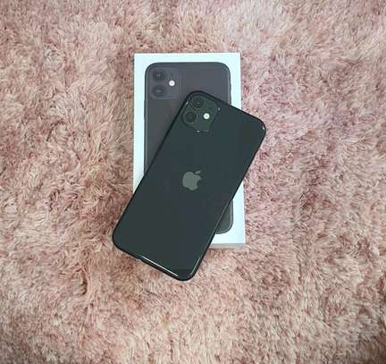 Apple Iphone 11 Black 256 Gigabytes image 1