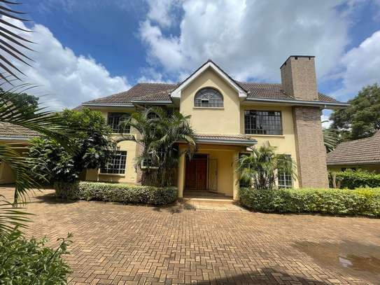 5 Bed Townhouse with En Suite in Lavington image 1