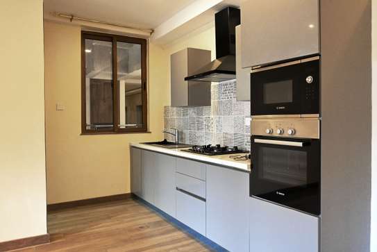 2 Bed Apartment with En Suite in Spring Valley image 24