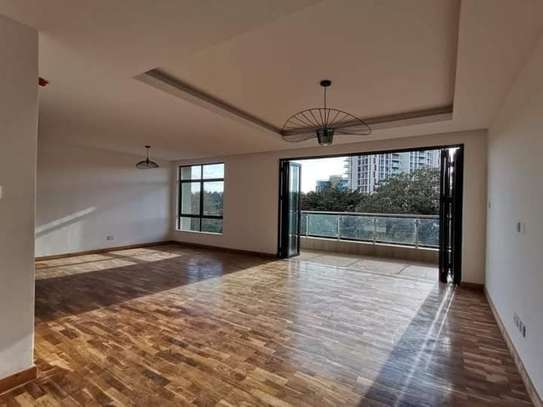 4 Bed Apartment with En Suite in Rosslyn image 2