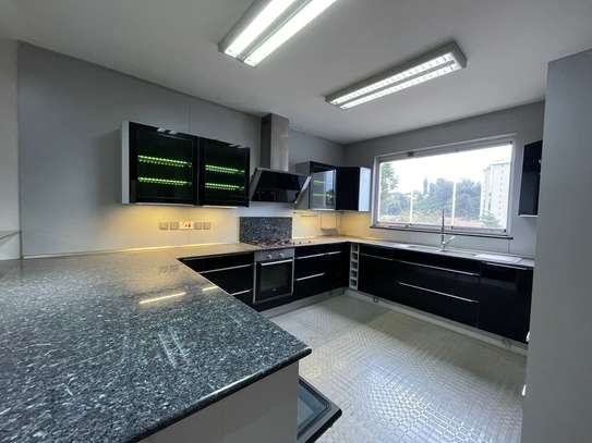 3 Bed Apartment with En Suite in Riverside image 19
