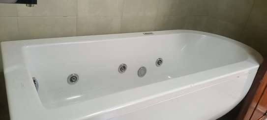 4 Bed Townhouse with En Suite in Spring Valley image 12