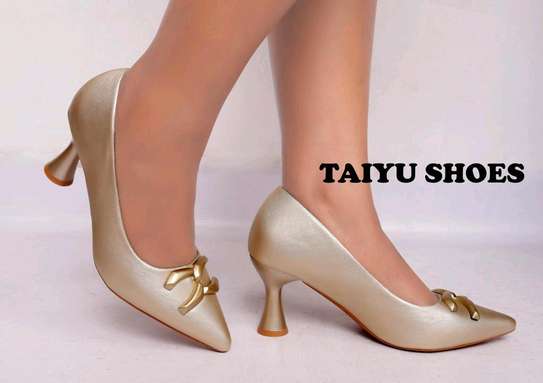 Taiyu closed heels image 9
