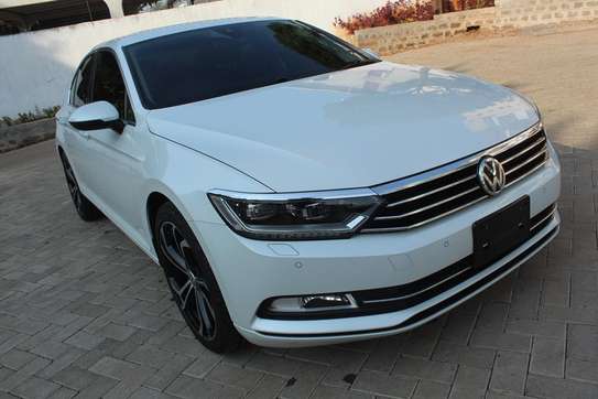 VW PASSAT SEDAN 1.4 TSI BLUE MOTION ALLOYS 2016 48,000 KMS image 2