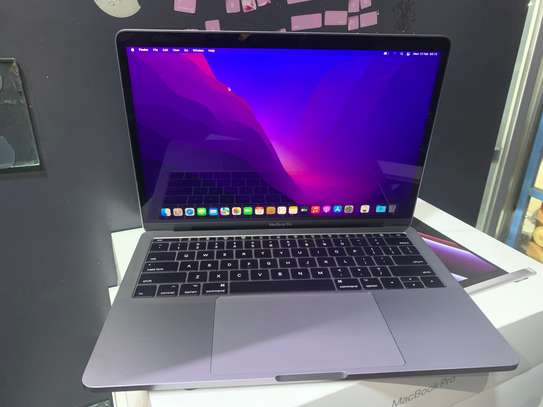 Apple MacBook Pro (2017) image 1