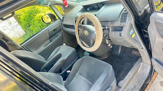 Toyota voxy KCK image 5