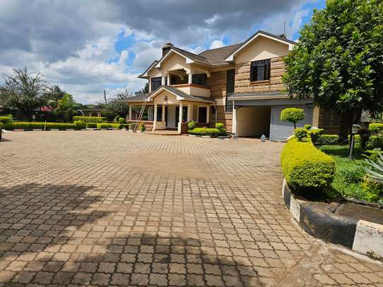 6 Bed House with En Suite at Runda image 2