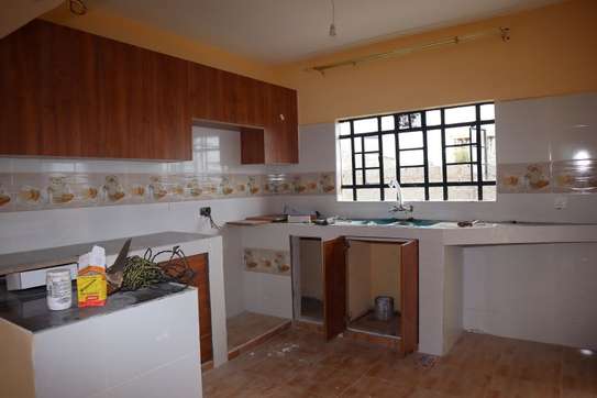 3 Bed House with En Suite in Kitengela image 6