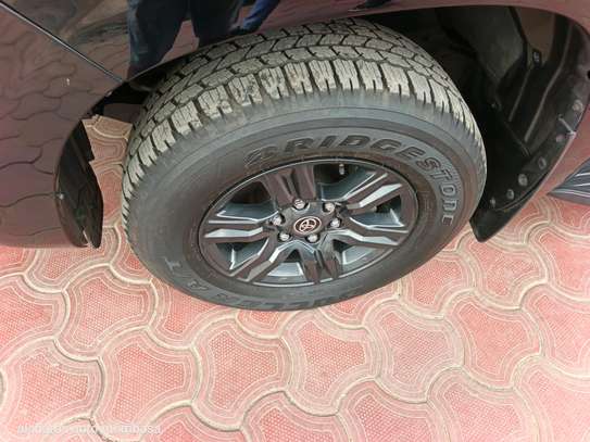 Toyota Land Cruiser Prado diesel image 9