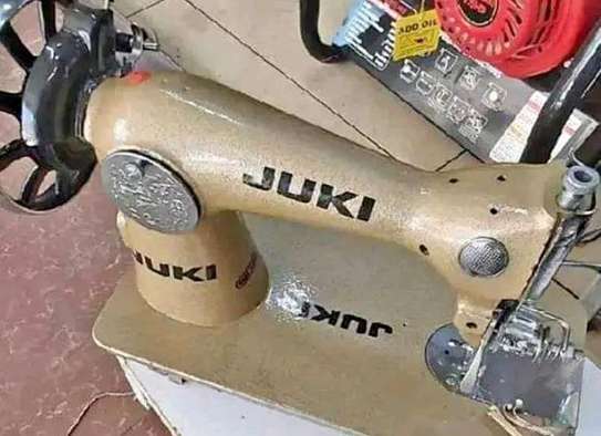 JUKI sewing machine image 2