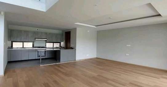 Three bedroom villas for sale kitsuru image 1
