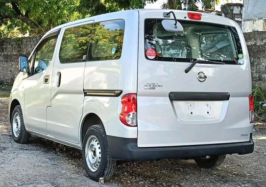 Nissan NV200 image 3