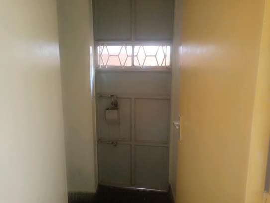 SPACIOUS TWO BEDROOM IN 87 KINOO FOR 17K image 2