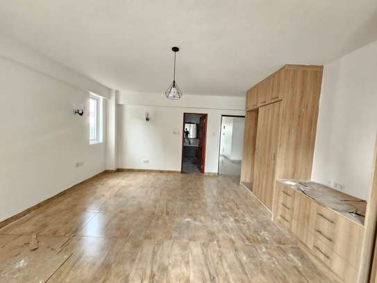 3 Bed Apartment with En Suite in General Mathenge image 11