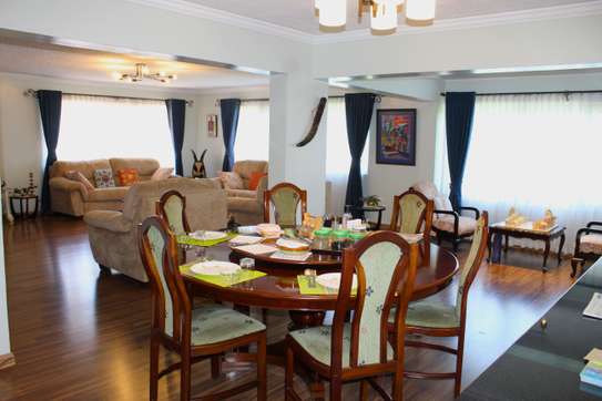 5 Bed Villa with En Suite in Nyari image 32