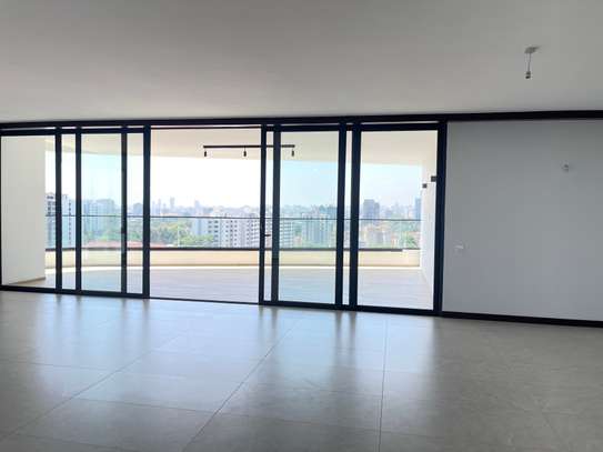 4 Bed Apartment with En Suite in Westlands Area image 3