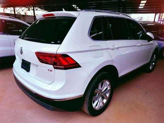 Volkswagen Tiguan white TSi 2017 image 7