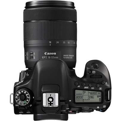 Canon EOS 80D DSLR Camera+18-135mm Lens image 1