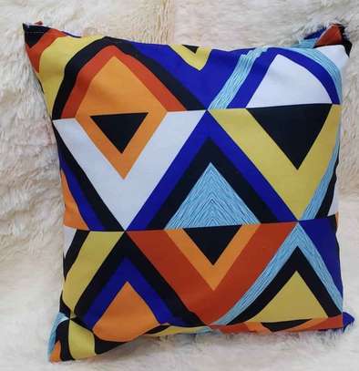 THROW PILLOWS WITH DECORATION image 1