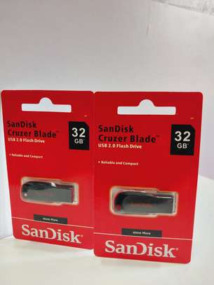 SanDisk 32GB Cruzer Blade USB Flash Drive - Red image 3