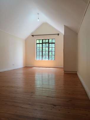 5 Bed Villa with En Suite in Karen image 6