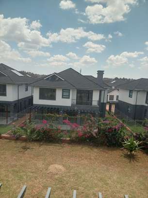 5 Bed Townhouse with En Suite at Off Kiambu Road image 1