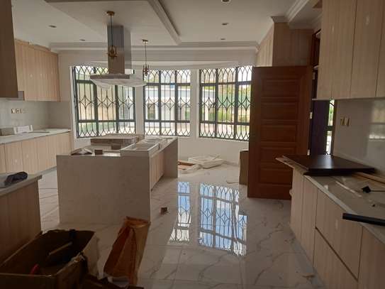 6 Bed House with En Suite at Runda image 14