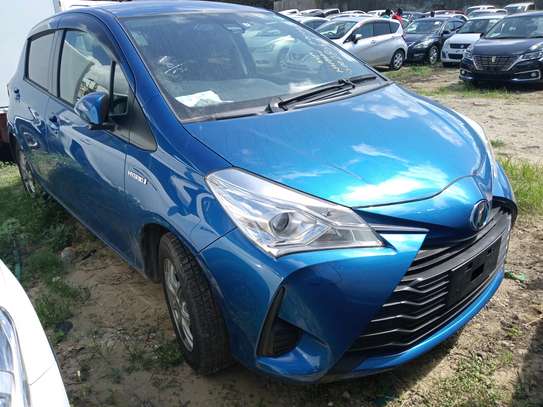 Toyota Vitz Hybrid image 5