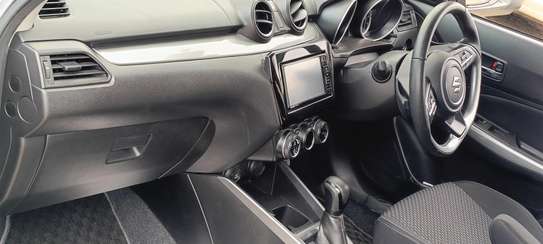 Suzuki Swift RS Silver 2018 image 9