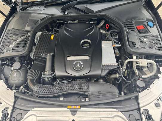 Mercedes Benz c180 image 4