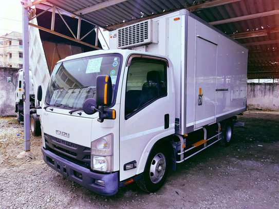 Isuzu NPR Elfu 2017 Manual diesel image 10